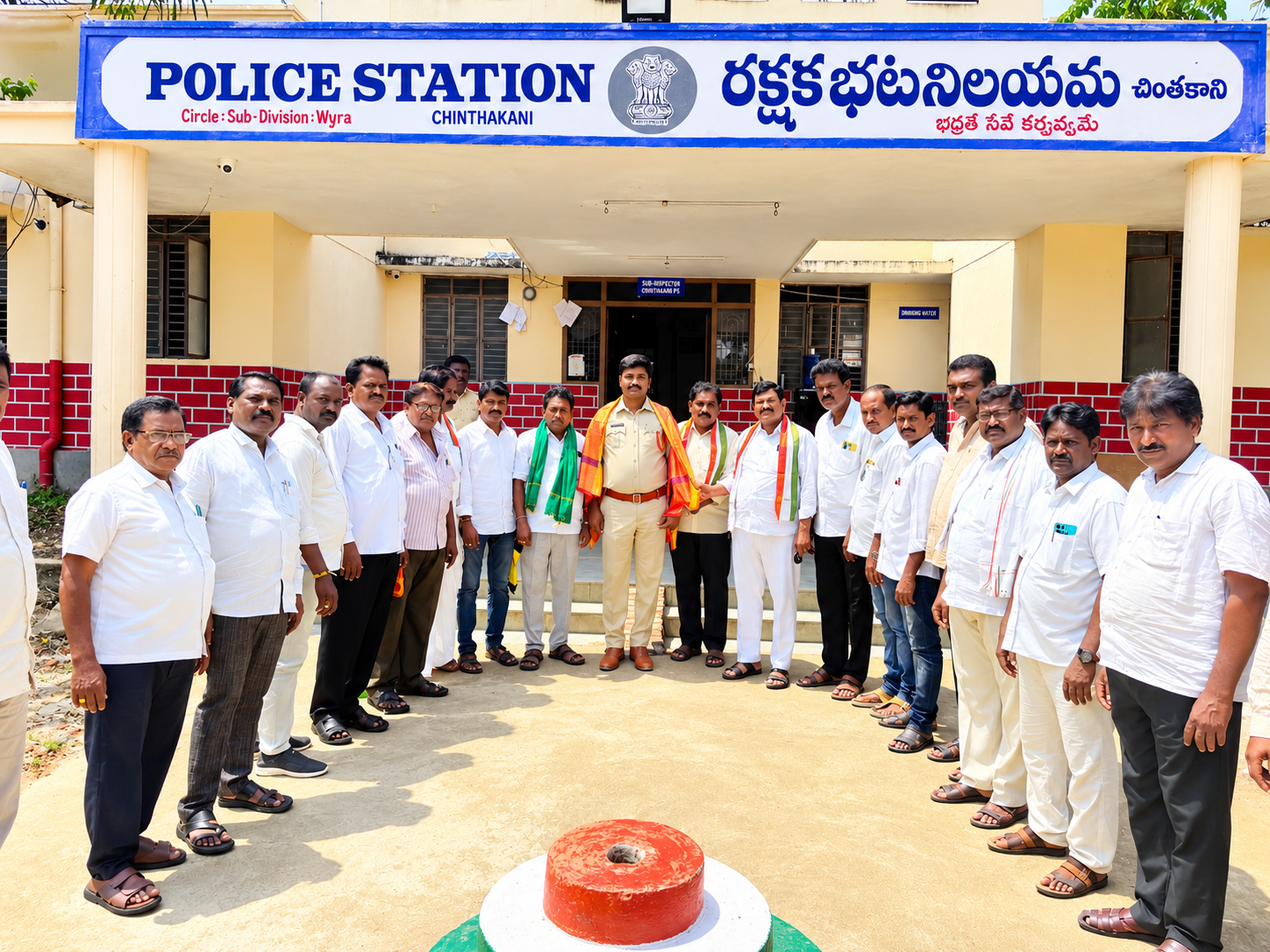 ప్రశాంత వాతావరణంలో గణేష్‌ నిమజ్జనం  - పోలీసుల ముందస్తు చర్యలకు కాంగ్రెస్‌ నాయకుల ప్రశంసలు